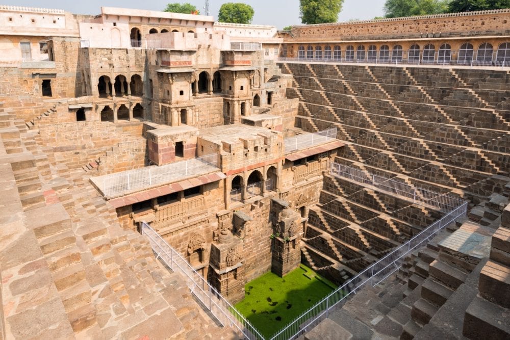 Der Chand Baori Stufenbrunnen in Abhaneri Der Chand Baori Stufenbrunnen in Abhaneri