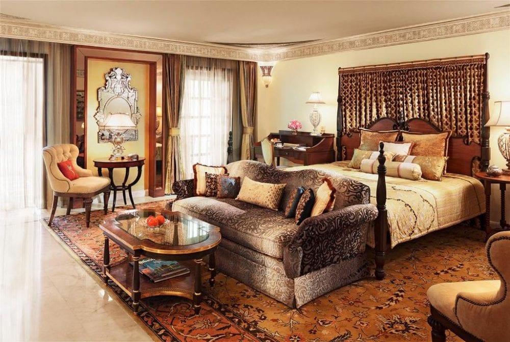 Ein exklusives Zimmer im Taj Rambagh Palace (Jaipur) auf einer Indien Luxusreise Ein exklusives Zimmer im Taj Rambagh Palace (Jaipur) auf einer Indien Luxusreise