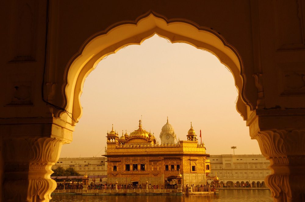 Der Bau des Goldenen Tempels wurde im 16. Jahrhundert von Guru Arjan Dev begonnen Der Bau des Goldenen Tempels wurde im 16. Jahrhundert von Guru Arjan Dev begonnen