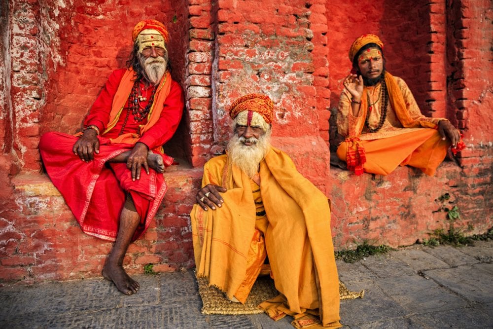Heilige Sadhus im heiligen Varanasi am Ganges Heilige Sadhus im heiligen Varanasi am Ganges