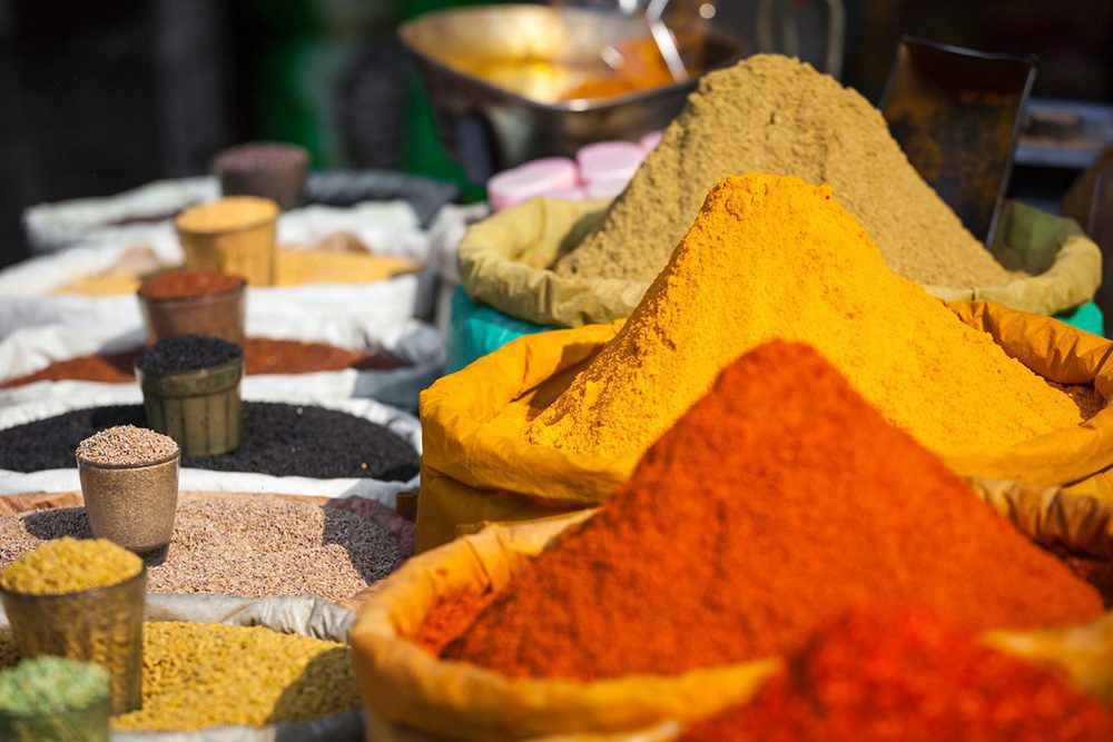 Gewürze auf einem Markt in Delhi Gewürze auf einem Markt in Delhi